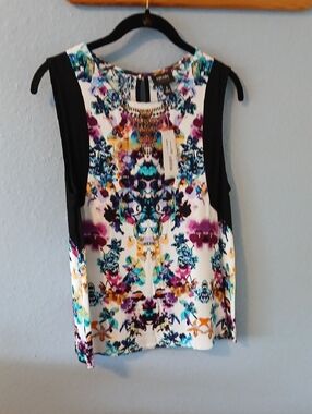 NWT Nicole by Nicole Miller Multicolor Floral Print Tank Blouse,Black Accents.